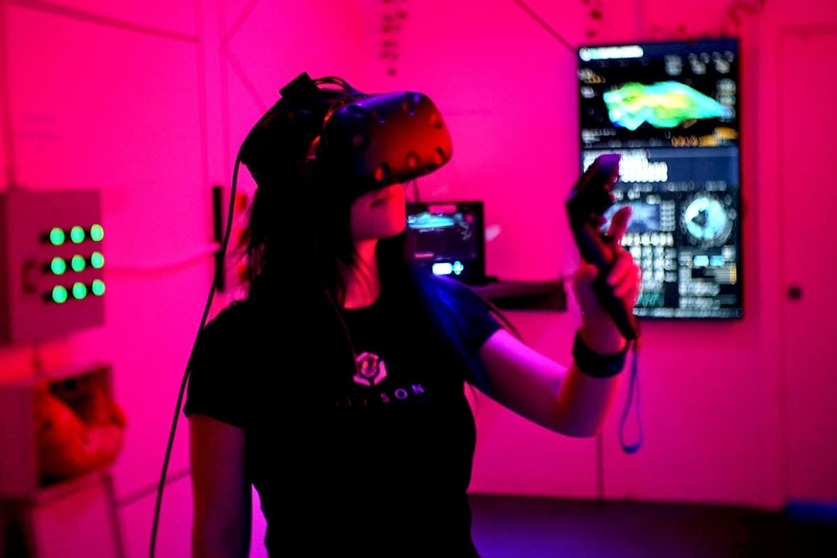 Sonar escape room VR puzzle